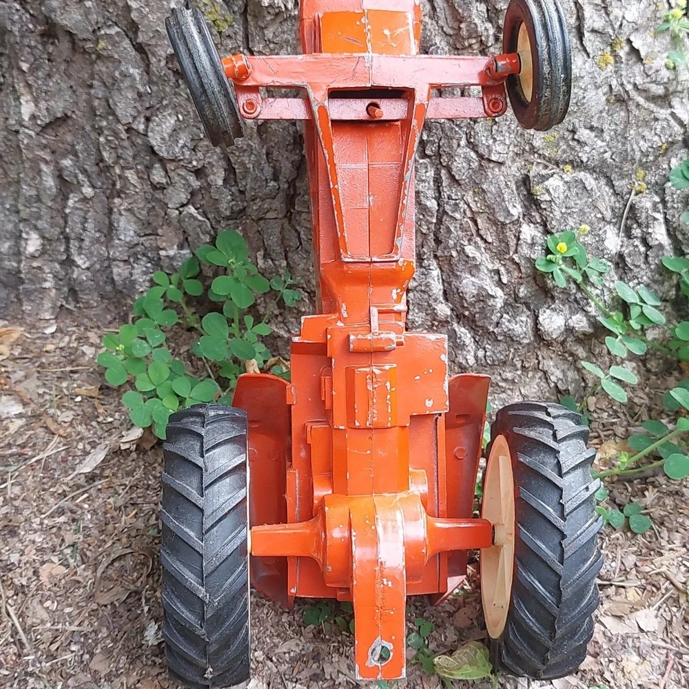 Allis-Chalmers Vintage Toy Tractor - Picture 5 of 6
